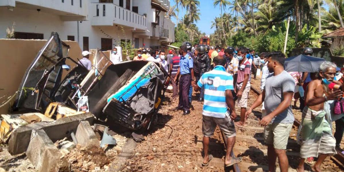Four Individuals Killed in Train Accident in Boossa