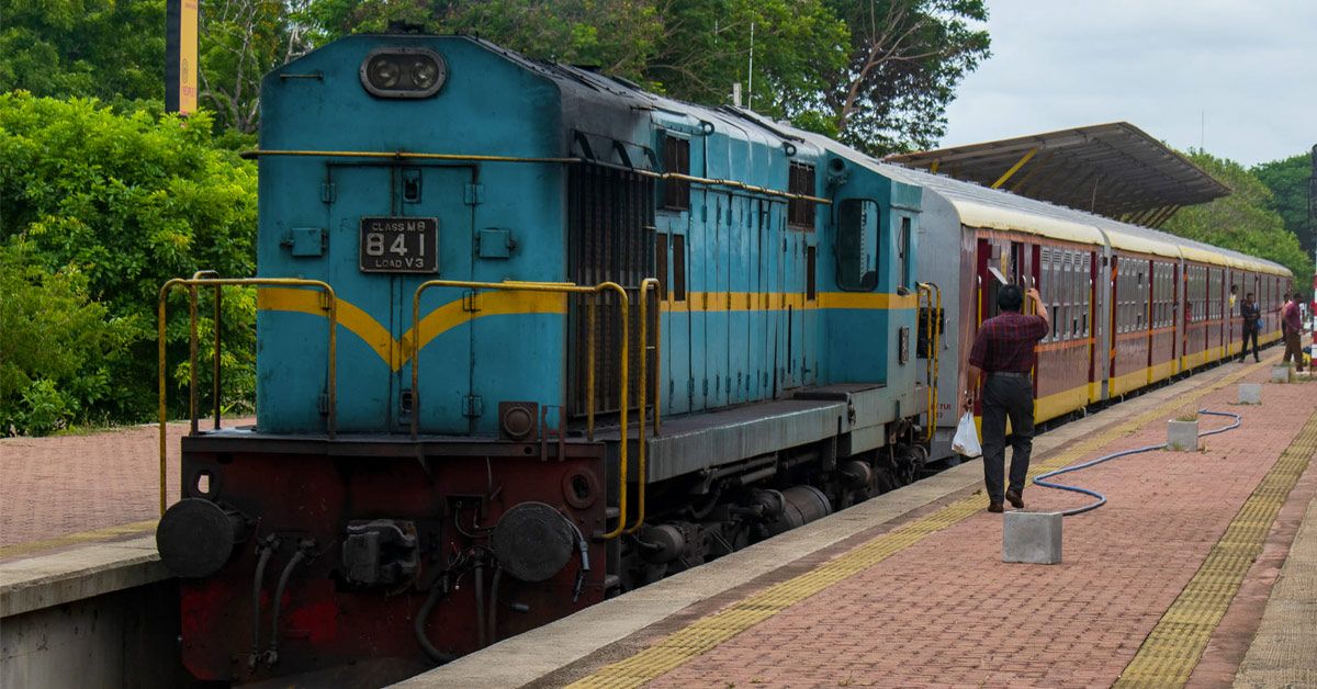 Yal Rani Train