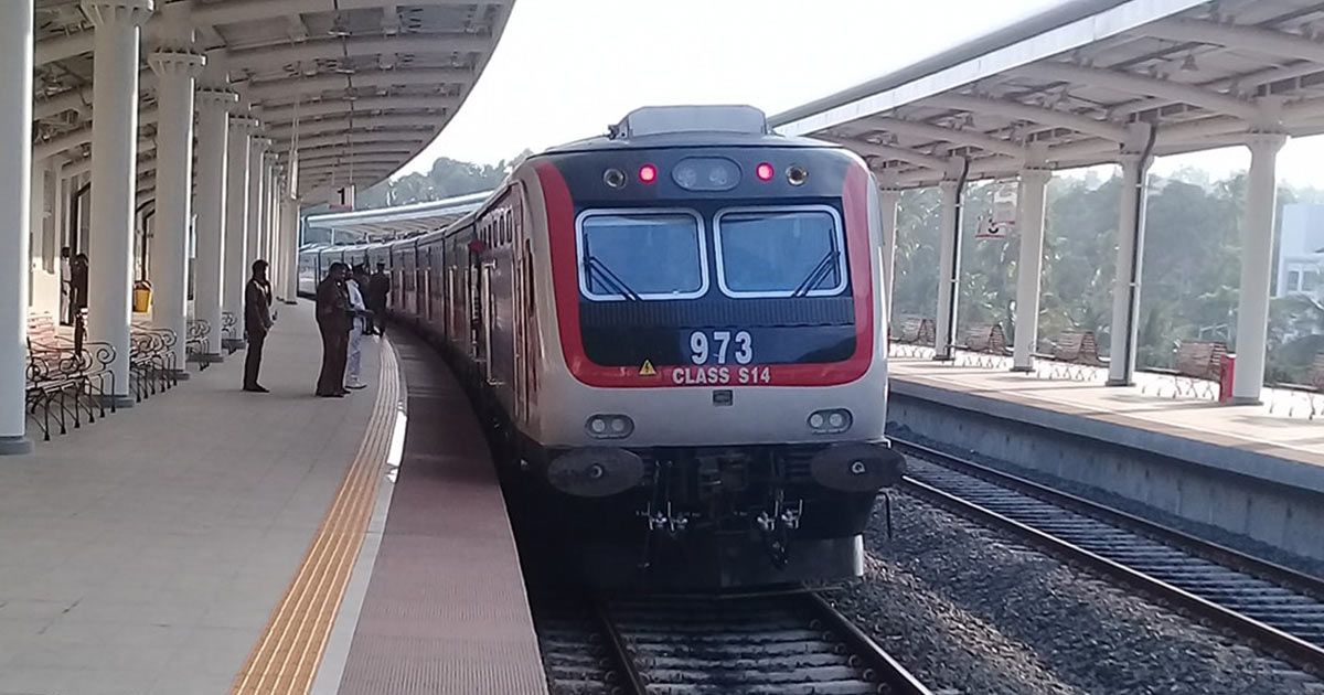 Class S14 973-974 DEMU Trial to Beliatta